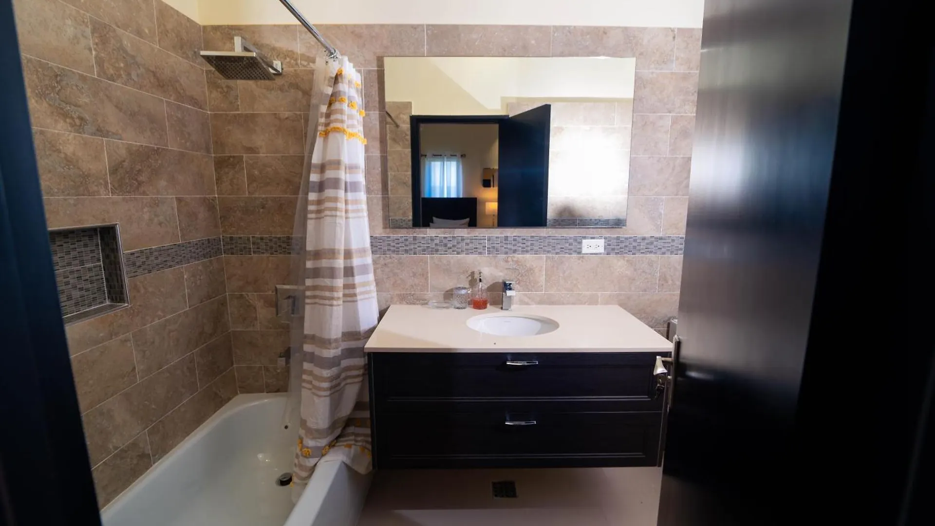Pyramid Dreamstay 67 Ocho Rios Tatil Evi